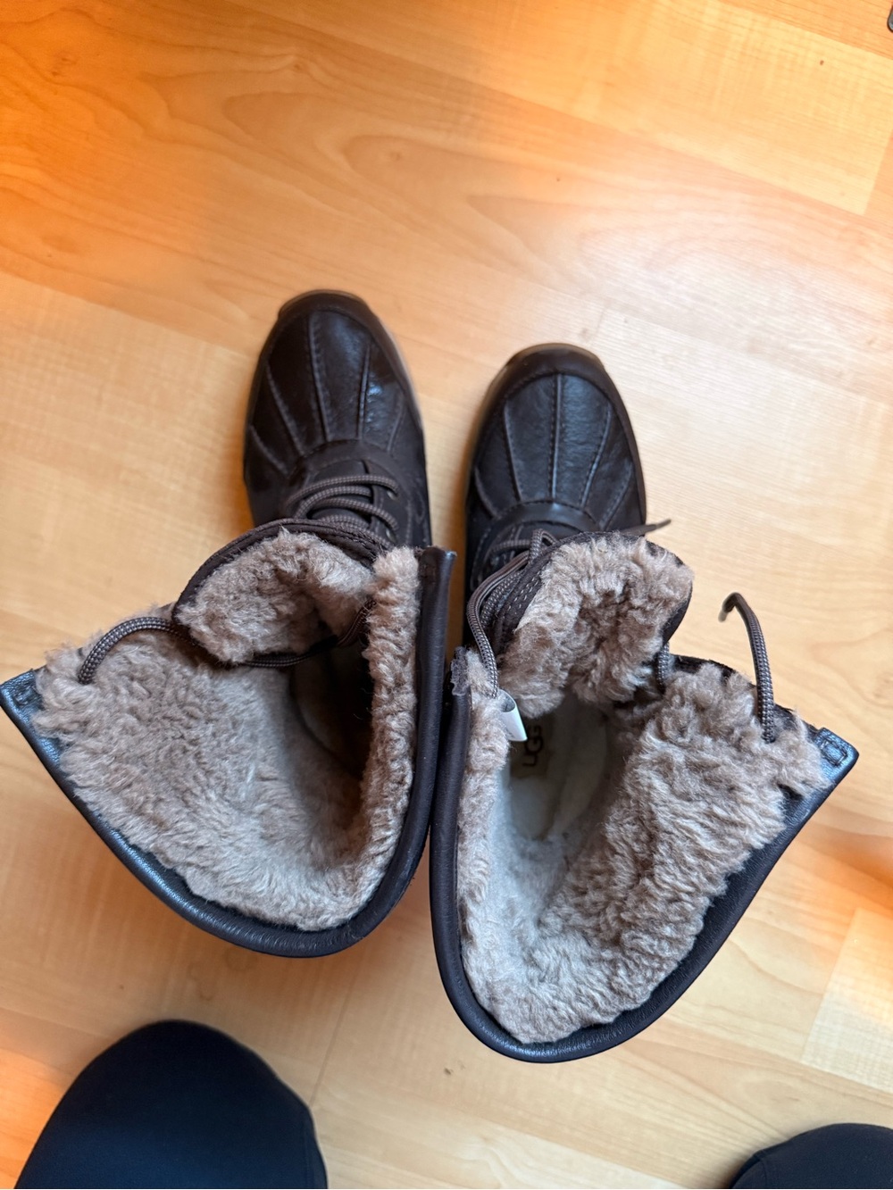 UGG Adirondack III Waterproof Winter Boots Women’s Size 9 - Picture 4 of 7